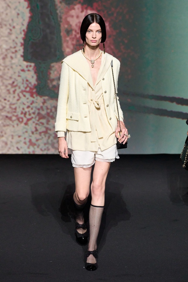 مجموعة CHANEL لربيع 2023 تترجم السحر السينمائي وتستكشف حرية المرأة وأنوثتها