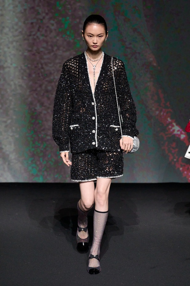 مجموعة CHANEL لربيع 2023 تترجم السحر السينمائي وتستكشف حرية المرأة وأنوثتها