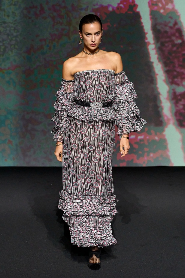 مجموعة CHANEL لربيع 2023 تترجم السحر السينمائي وتستكشف حرية المرأة وأنوثتها