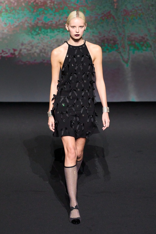 مجموعة CHANEL لربيع 2023 تترجم السحر السينمائي وتستكشف حرية المرأة وأنوثتها