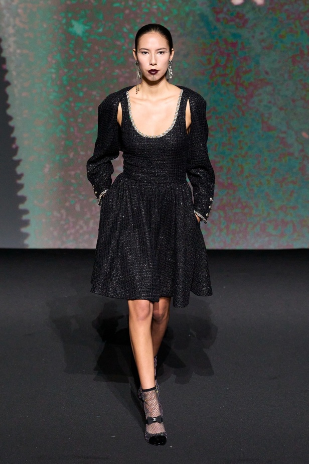 مجموعة CHANEL لربيع 2023 تترجم السحر السينمائي وتستكشف حرية المرأة وأنوثتها