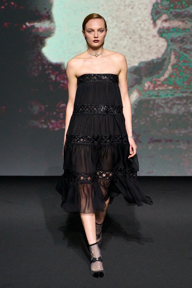 مجموعة CHANEL لربيع 2023 تترجم السحر السينمائي وتستكشف حرية المرأة وأنوثتها