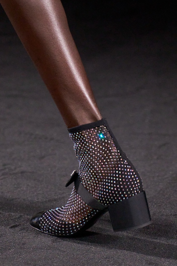 مجموعة CHANEL لربيع 2023 تترجم السحر السينمائي وتستكشف حرية المرأة وأنوثتها