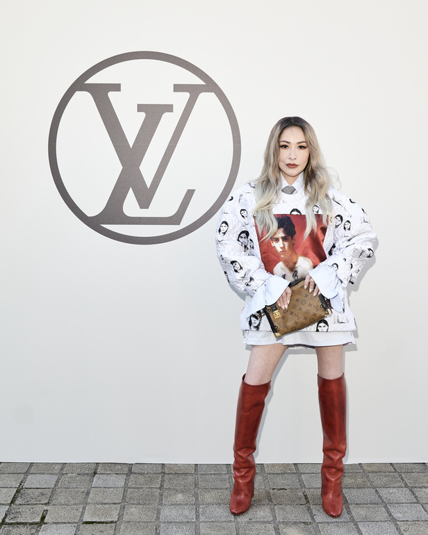 مجموعة Louis Vuitton  لربيع وصيف 2023.. تصاميم مبتكرة وأناقة الجلد