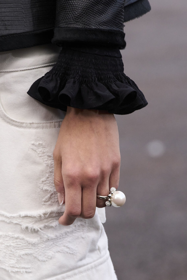 عرض أزياء Givenchy لربيع وصيف 2022 يحيي موضة التصاميم الكاجوال والشبابية