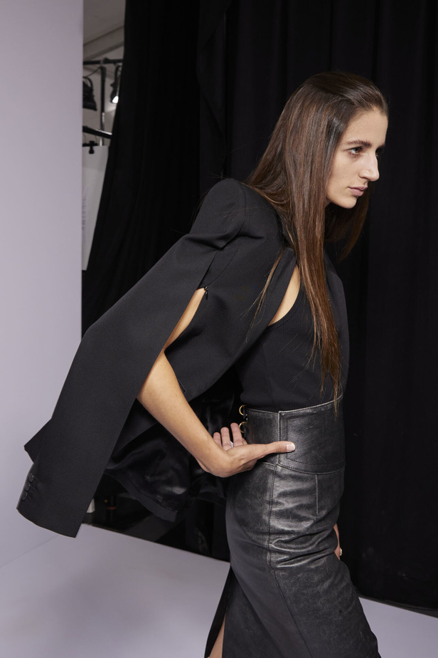 عرض أزياء Givenchy لربيع وصيف 2022 يحيي موضة التصاميم الكاجوال والشبابية