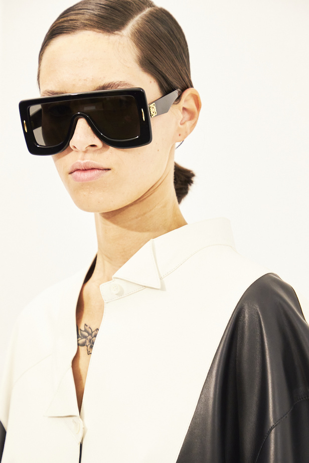 مجموعة Loewe لموسم ربيع وصيف 2023