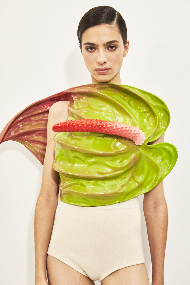 مجموعة Loewe لموسم ربيع وصيف 2023