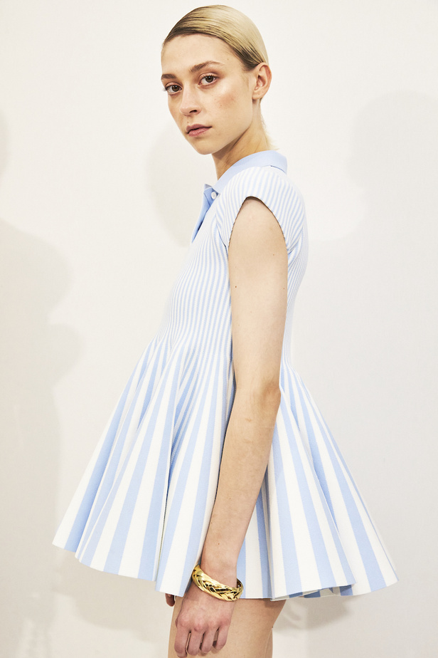 مجموعة Loewe لموسم ربيع وصيف 2023