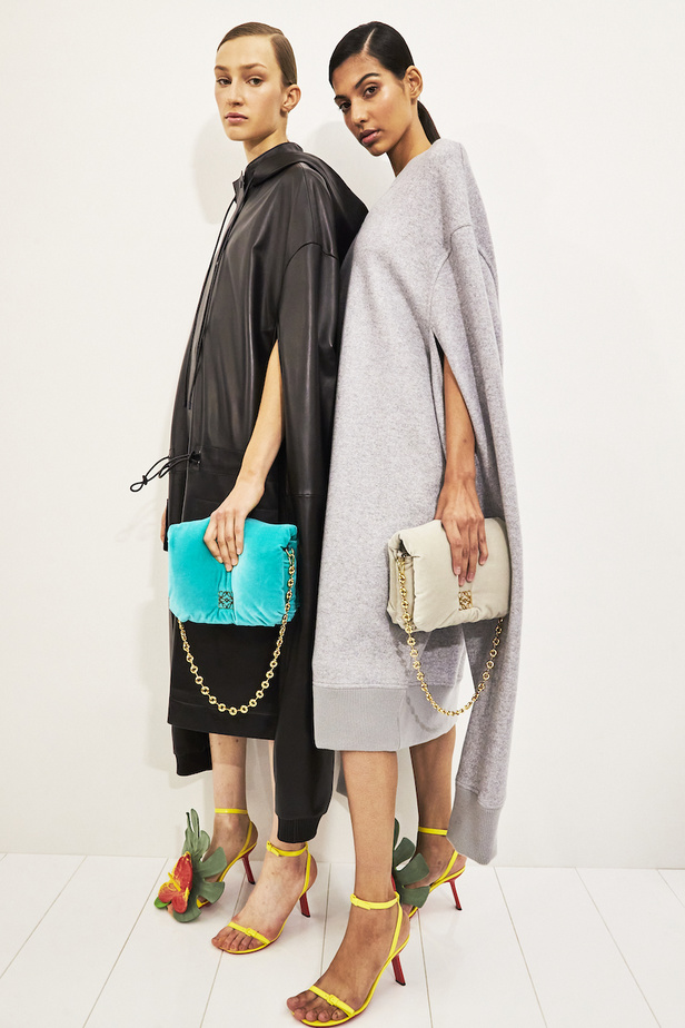 مجموعة Loewe لموسم ربيع وصيف 2023