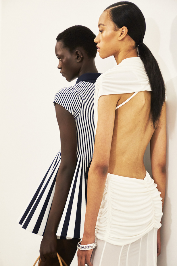 مجموعة Loewe لموسم ربيع وصيف 2023