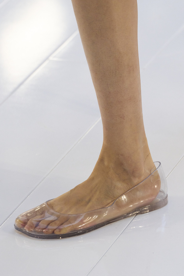 مجموعة Loewe لموسم ربيع وصيف 2023