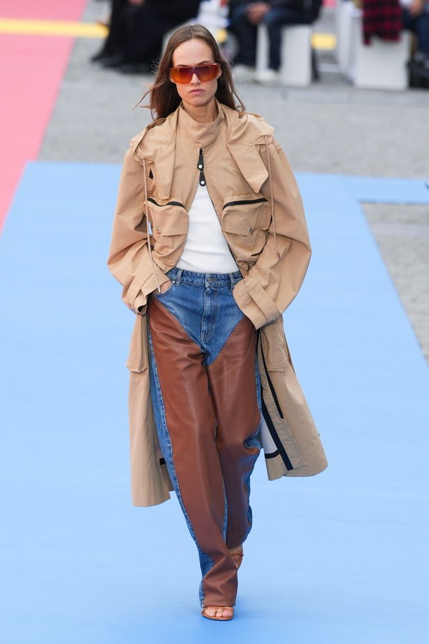 مجموعة Stella McCartney لربيع 2023 مستدامة بنسبة 87% و100% عصرية