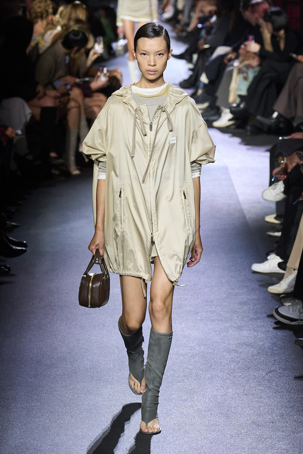 مجموعة ميو ميو لموسم ربيع وصيف 2023