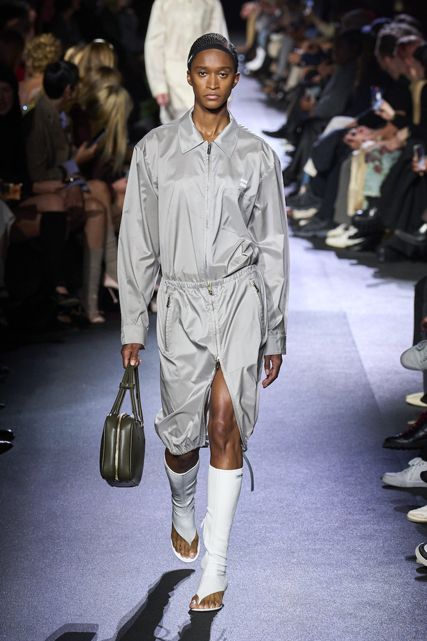 مجموعة ميو ميو لموسم ربيع وصيف 2023