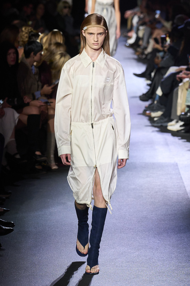 مجموعة ميو ميو لموسم ربيع وصيف 2023