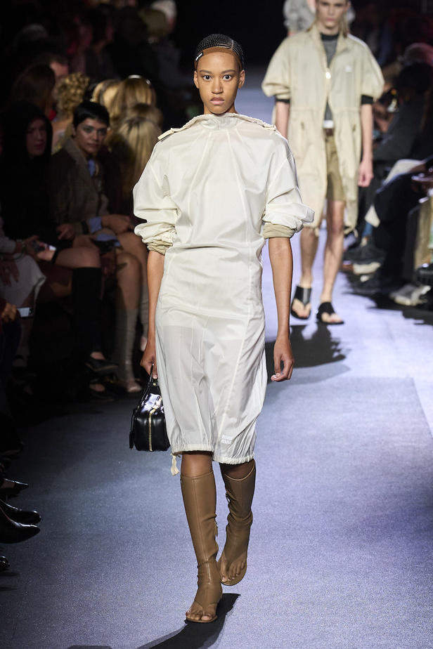 مجموعة ميو ميو لموسم ربيع وصيف 2023