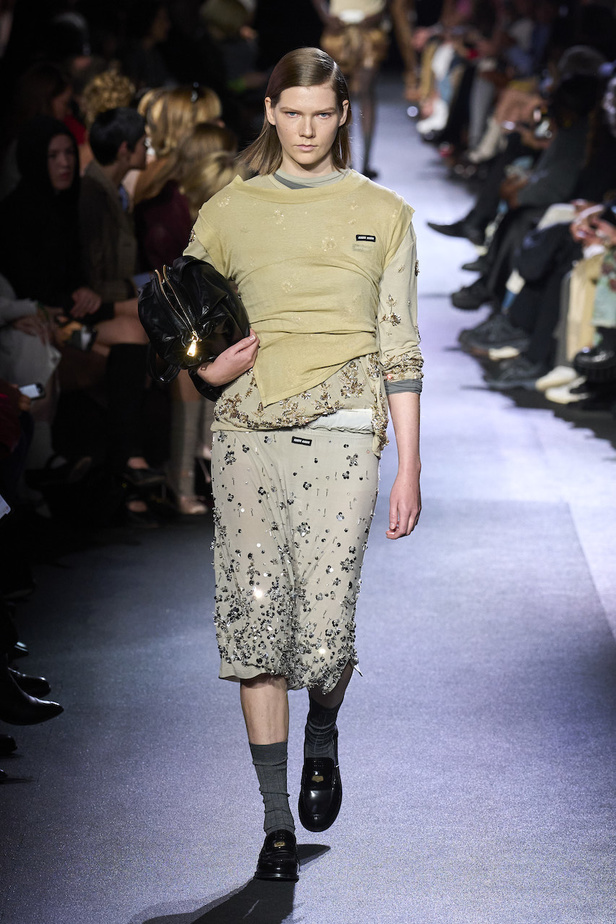 مجموعة ميو ميو لموسم ربيع وصيف 2023