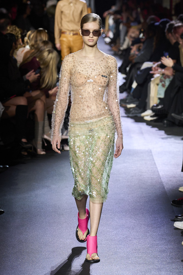 مجموعة ميو ميو لموسم ربيع وصيف 2023