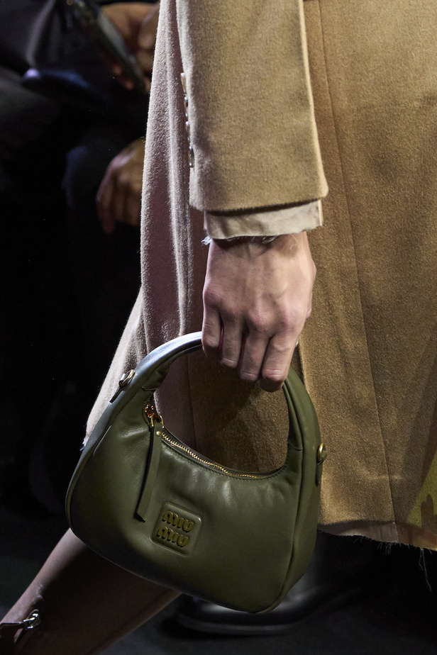 مجموعة ميو ميو لموسم ربيع وصيف 2023