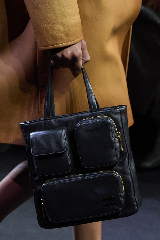 مجموعة ميو ميو لموسم ربيع وصيف 2023