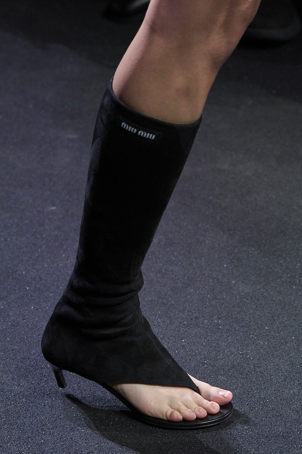 مجموعة ميو ميو لموسم ربيع وصيف 2023