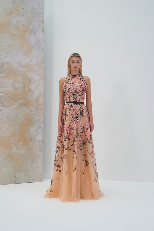 مجموعة Rami Al Ali لربيع وصيف 2023 صورة مُنمّقةً للأناقة المعاصرة