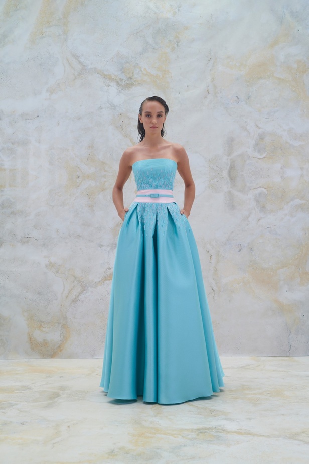 مجموعة Rami Al Ali لربيع وصيف 2023 صورة مُنمّقةً للأناقة المعاصرة