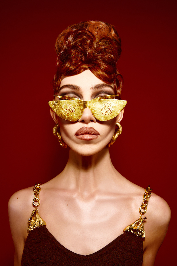 للمرأة الفريدة.. مجموعة Schiaparelli بتفاصيلها الصارخة لربيع وصيف 2023