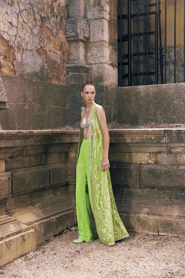 مجموعة Tony Ward لربيع 2023 انفجار ألوان استثنائية 