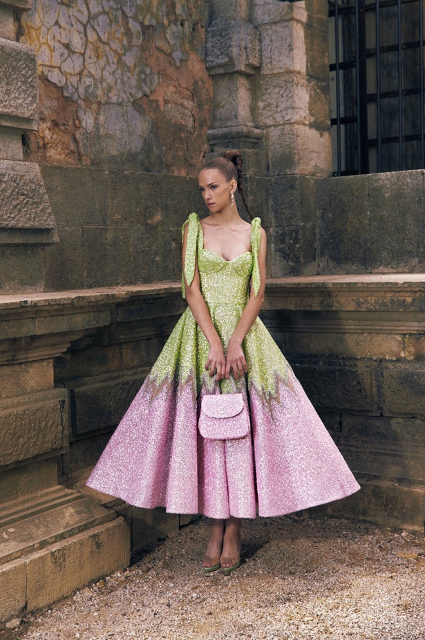 مجموعة Tony Ward لربيع 2023 انفجار ألوان استثنائية 