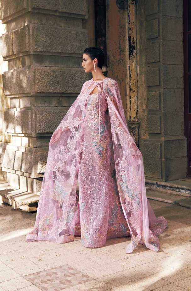 مجموعة Tony Ward لربيع 2023 انفجار ألوان استثنائية 