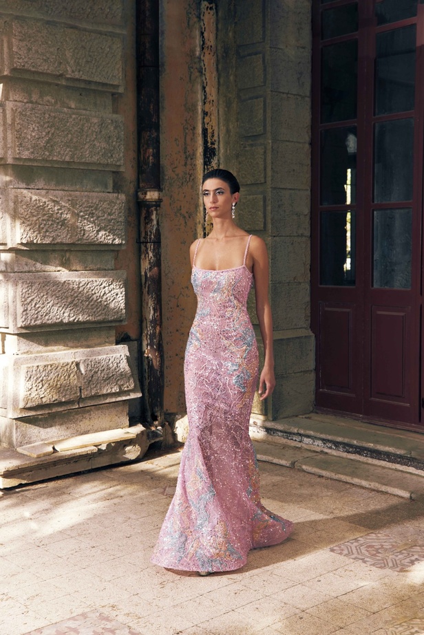 مجموعة Tony Ward لربيع 2023 انفجار ألوان استثنائية 