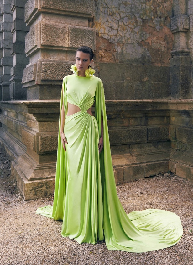 مجموعة Tony Ward لربيع 2023 انفجار ألوان استثنائية 