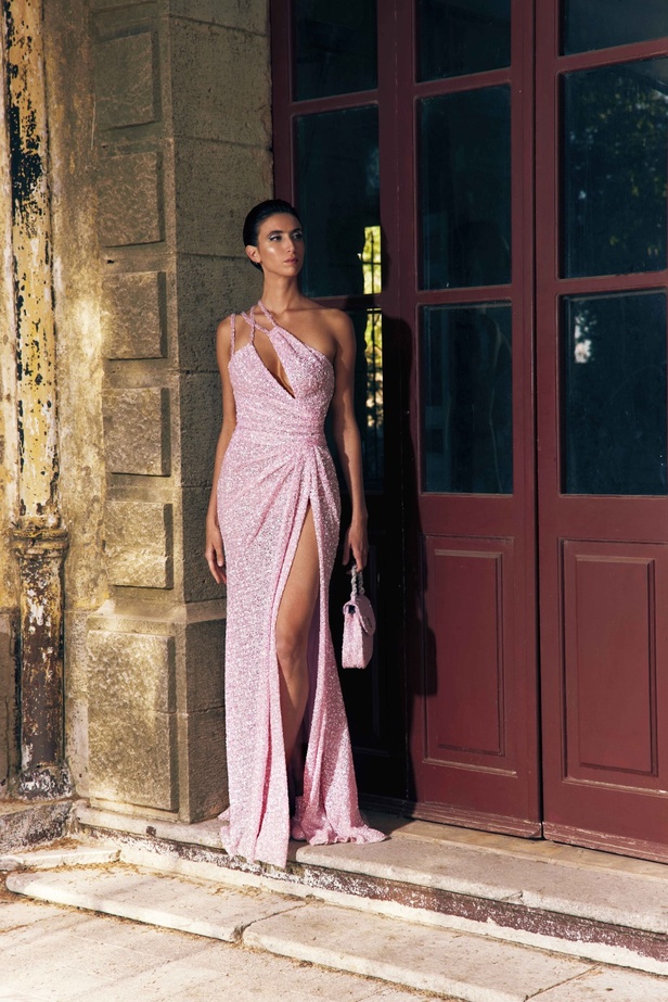 مجموعة Tony Ward لربيع 2023 انفجار ألوان استثنائية 