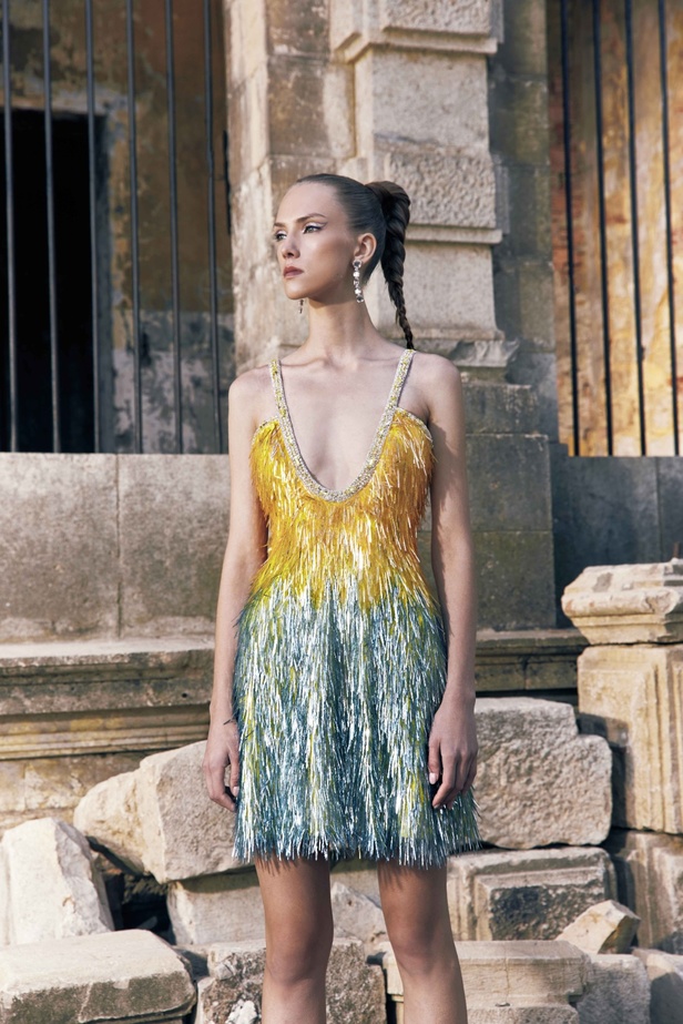 مجموعة Tony Ward لربيع 2023 انفجار ألوان استثنائية 