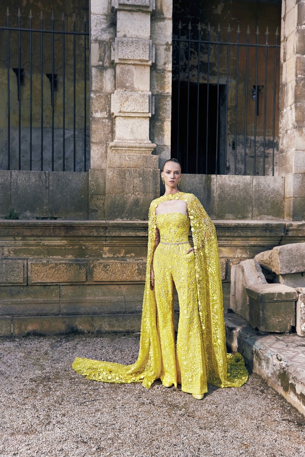 مجموعة Tony Ward لربيع 2023 انفجار ألوان استثنائية 