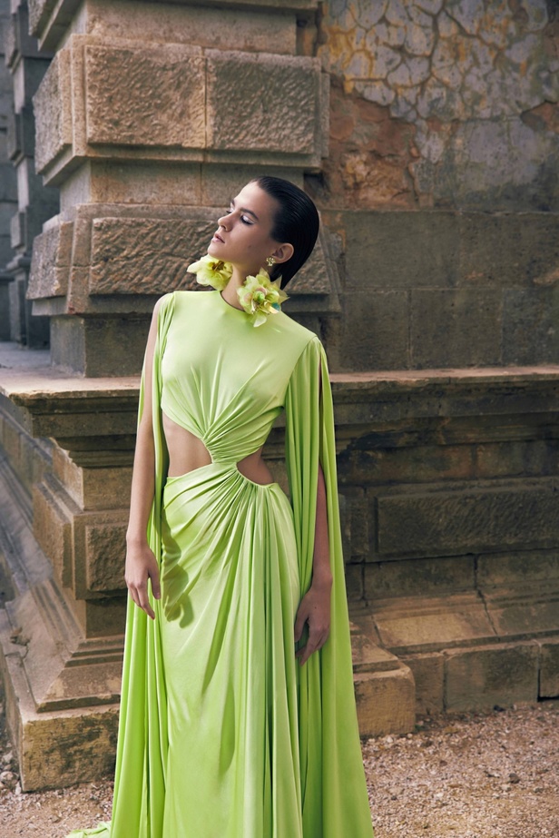 مجموعة Tony Ward لربيع 2023 انفجار ألوان استثنائية 