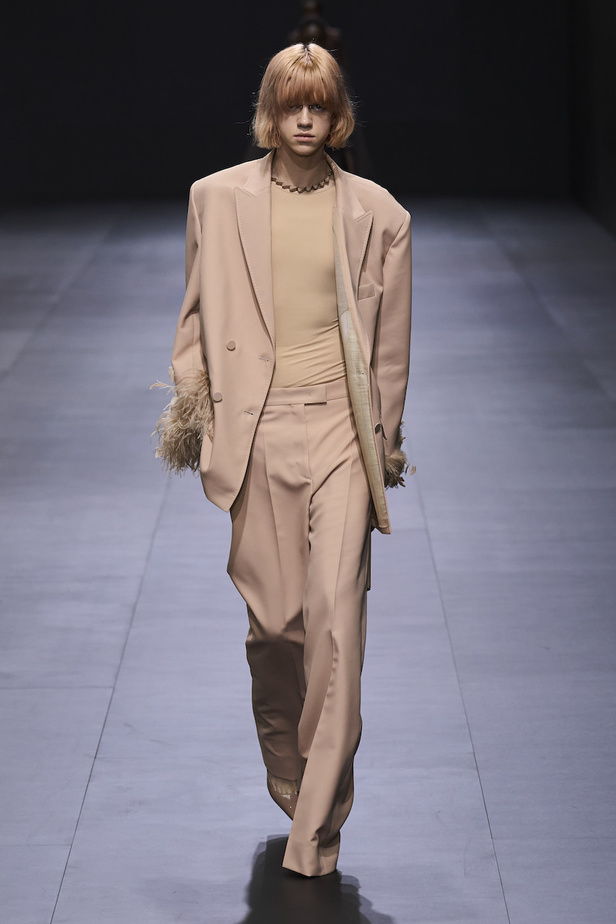 من مجموعة فالنتينو لموسم ربيع وصيف 2023