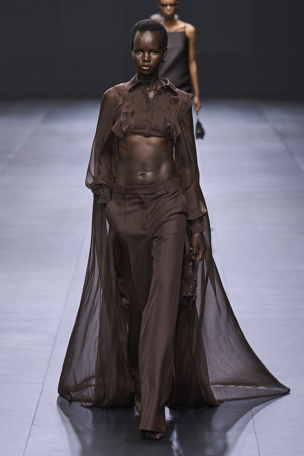 من مجموعة فالنتينو لموسم ربيع وصيف 2023