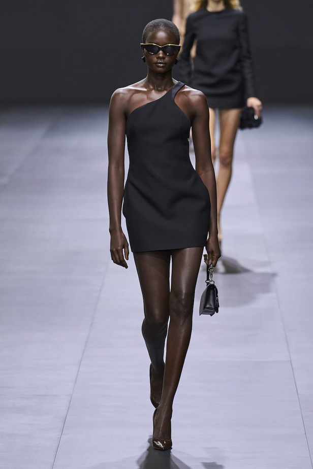 من مجموعة فالنتينو لموسم ربيع وصيف 2023