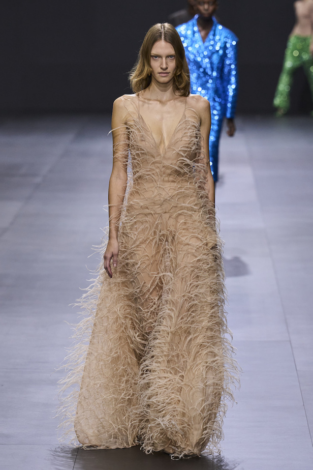 من مجموعة فالنتينو لموسم ربيع وصيف 2023