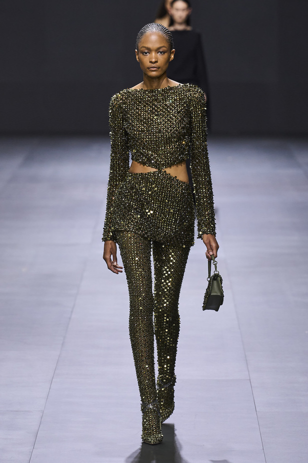 من مجموعة فالنتينو لموسم ربيع وصيف 2023