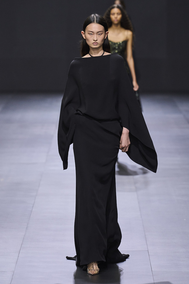 من مجموعة فالنتينو لموسم ربيع وصيف 2023