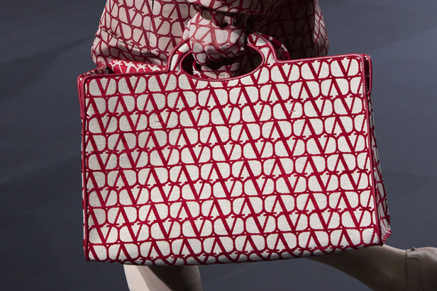 مجموعة فالنتينو لموسم ربيع وصيف 2023