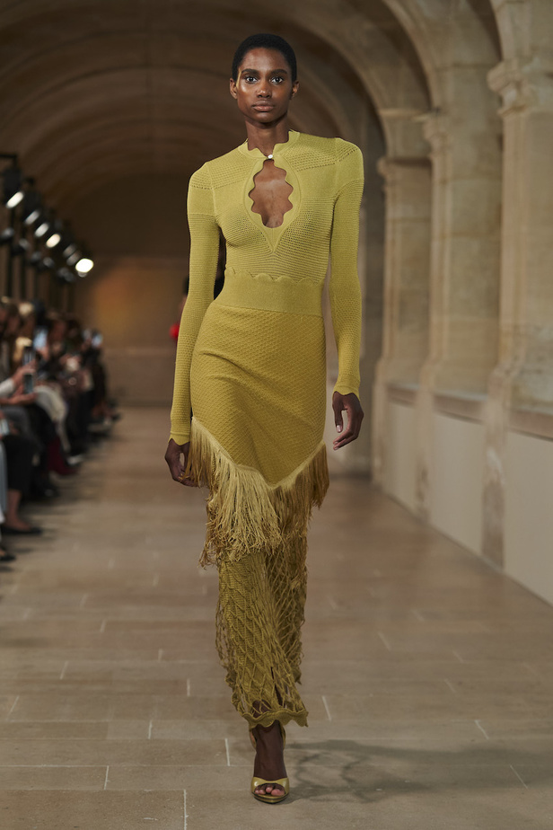 مجموعة Victoria Beckham لموسم ربيع وصيف 2023