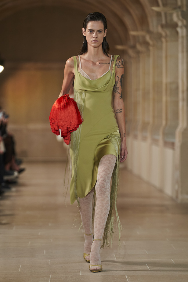 مجموعة Victoria Beckham لموسم ربيع وصيف 2023