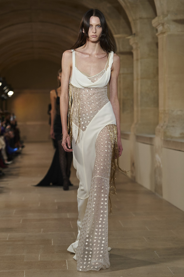 مجموعة Victoria Beckham لموسم ربيع وصيف 2023