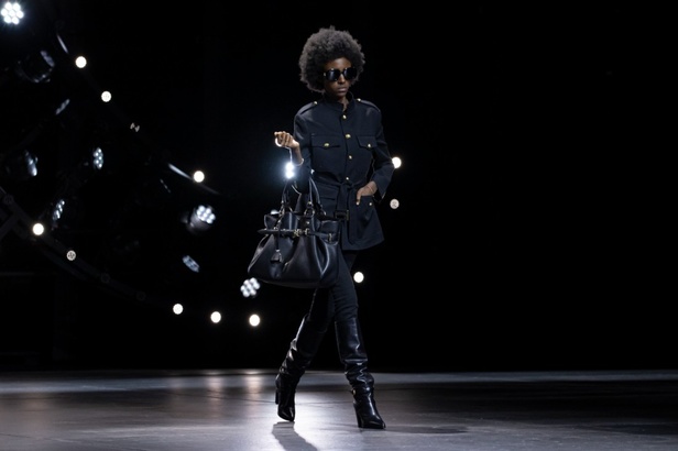 دار Celine تستبق أسبوع الموضة وتكشف عن مجموعة خريف وشتاء 2023