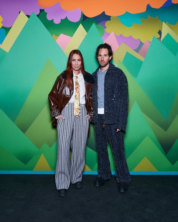 تصاميم Louis Vuitton الإبداعية على أنغام الدبكة... عرض أزياء مليء بالمفاجآت